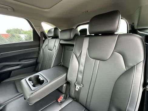 Used 2023 Kia Sorento S w/ Panoramic Sunroof Package AWD/4WD image 18