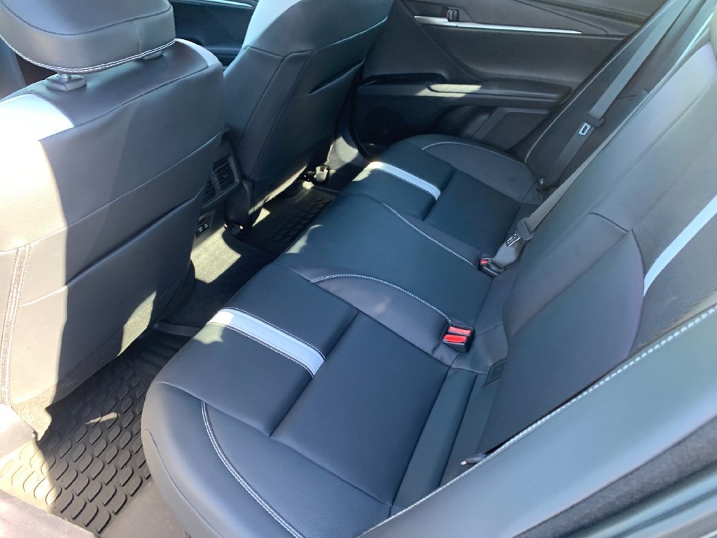Used 2025 Toyota Camry SE w/ Convenience Package FWD image 14