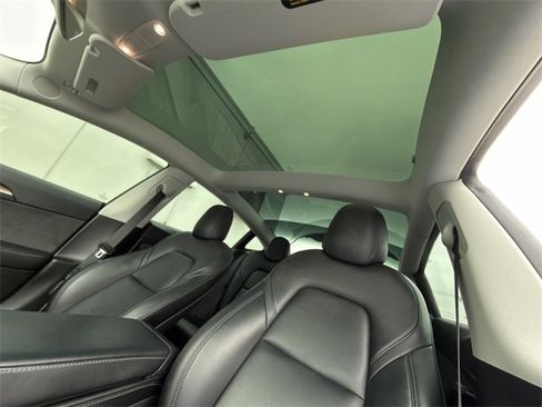 Used 2022 Tesla Model 3 Long Range image 22