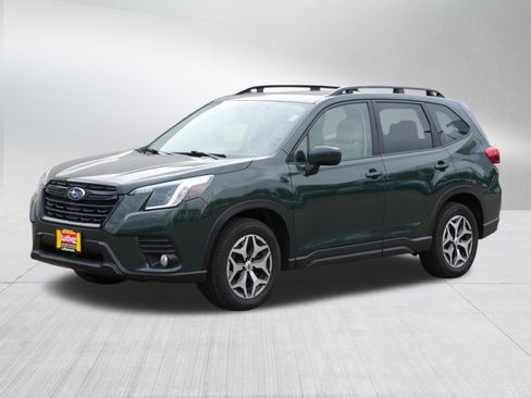 Used 2022 Subaru Forester Premium AWD/4WD image 3