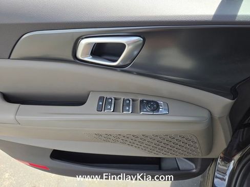 New 2026 Kia Carnival LX image 15