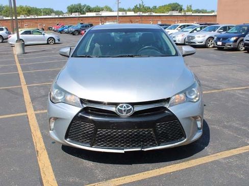 Used 2016 Toyota Camry SE FWD image 3