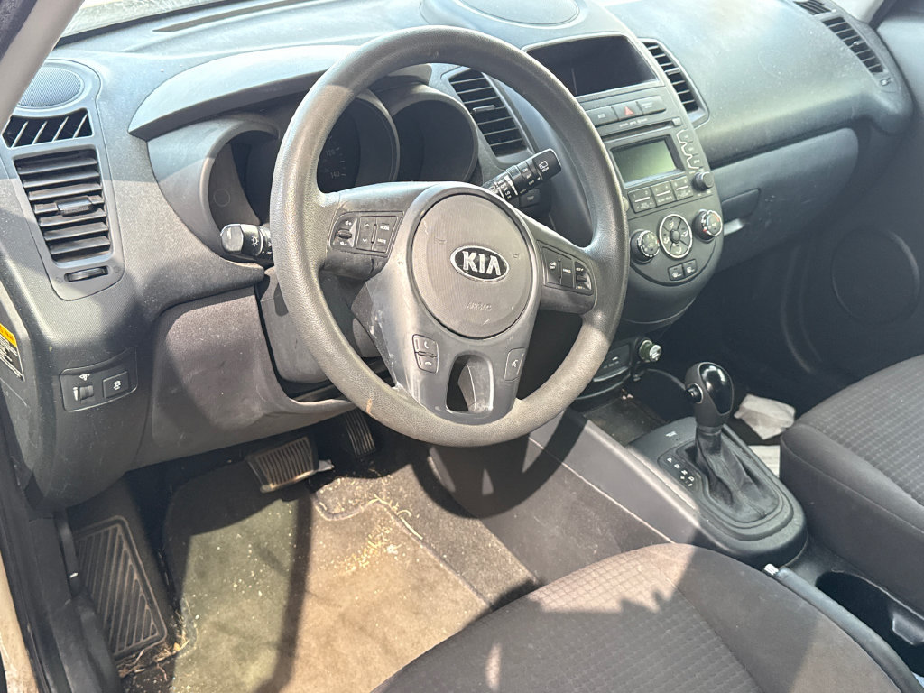 Used 2013 Kia Soul FWD image 9