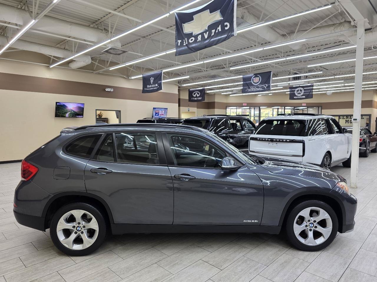 Used 2015 BMW X1 sDrive28i RWD image 5