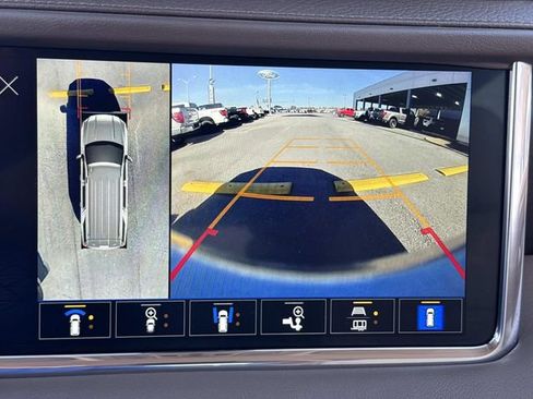 Used 2022 GMC Yukon XL Denali image 27