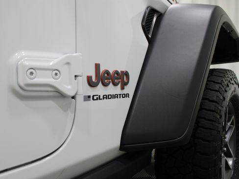 Used 2026 Jeep Gladiator Mojave AWD/4WD image 28