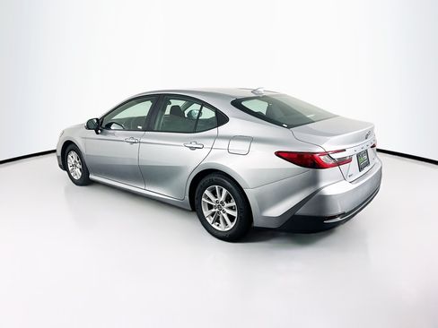 Used 2025 Toyota Camry LE FWD image 5
