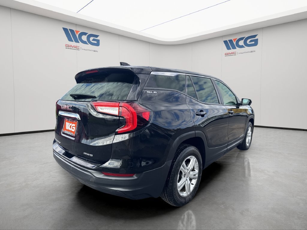 Used 2024 GMC Terrain SLE AWD/4WD image 3
