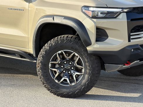 Used 2024 Chevrolet Colorado ZR2 w/ ZR2 Convenience Package III image 5