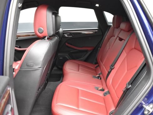 Used 2022 Porsche Macan AWD/4WD image 11
