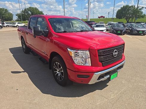 Certified 2024 Nissan Titan SV w/ SV Convenience Package image 32