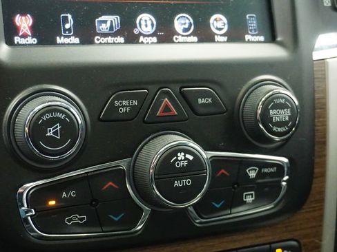 Used 2014 RAM 1500 Laramie w/ Convenience Group image 31