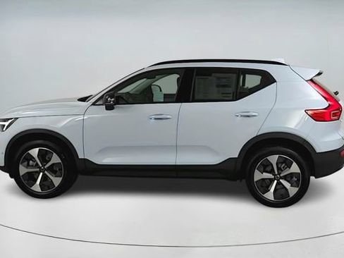 Used 2026 Volvo XC40 B5 Plus w/ Climate Package AWD/4WD image 7
