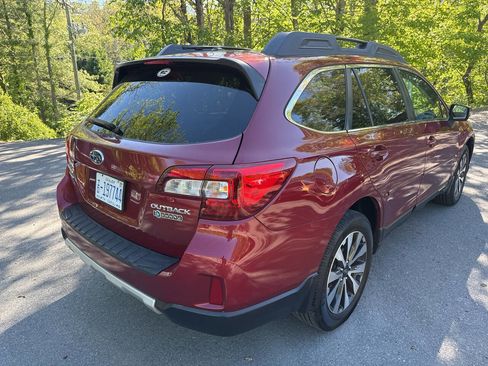 Used 2015 Subaru Outback 2.5i Limited AWD/4WD image 28