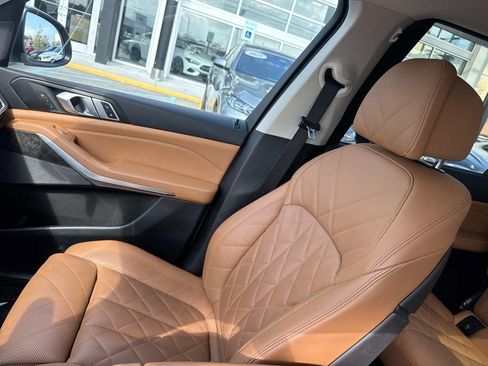 Used 2023 BMW X7 xDrive40i w/ Premium Package image 16