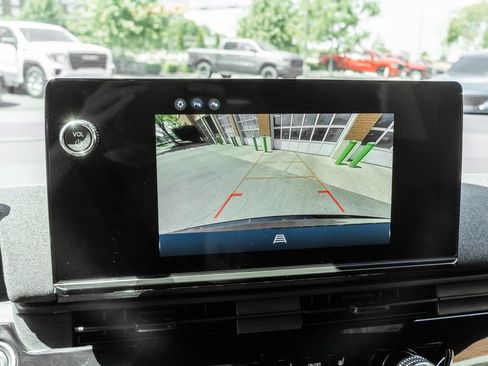 Used 2024 Honda Prologue EX image 9