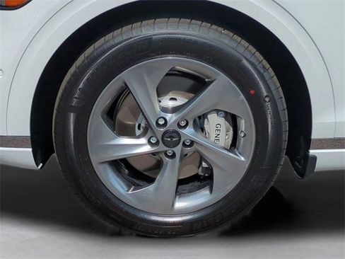 Used 2026 Genesis GV70 2.5T Advanced image 11