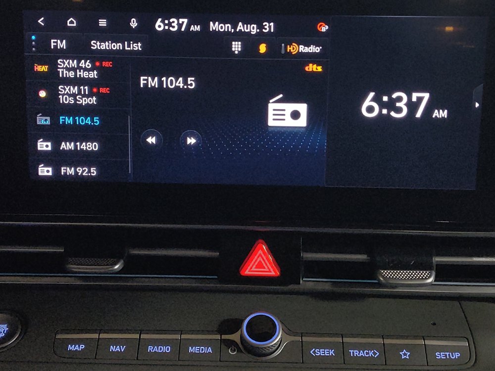 Used 2024 Hyundai Elantra SEL FWD image 25