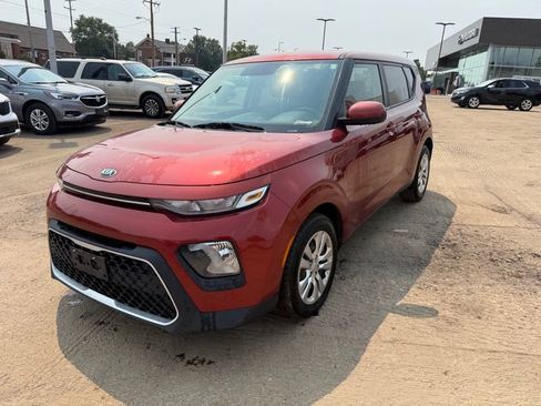 Used 2020 Kia Soul LX FWD image 3