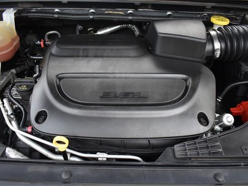 Used 2021 Chrysler Pacifica Limited image 38