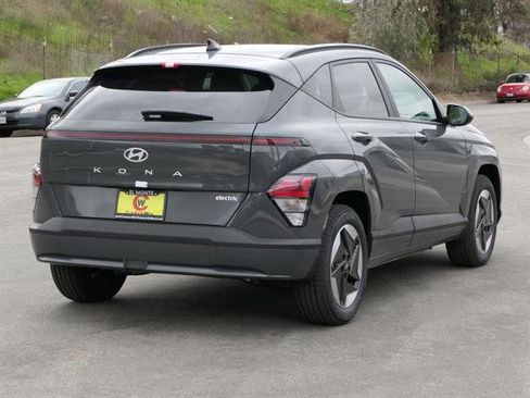 New 2025 Hyundai Kona SEL FWD image 2