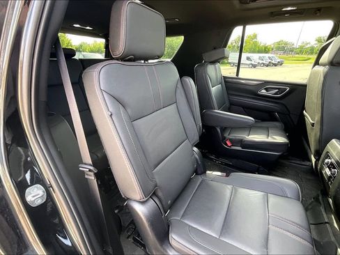 Used 2022 Chevrolet Tahoe RST w/ Sport Performance Package AWD/4WD image 18