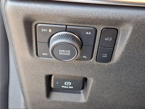 Used 2025 Ford Expedition King Ranch image 28