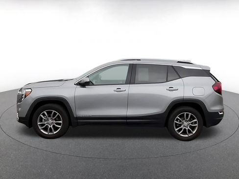Used 2024 GMC Terrain SLT image 9