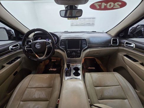 Used 2017 Jeep Grand Cherokee Overland AWD/4WD image 16