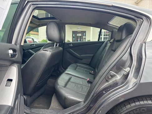 Used 2011 Nissan Altima 2.5 SL w/ 2.5SL Pkg FWD image 9