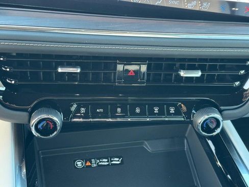 New 2026 Chevrolet Suburban Premier image 20