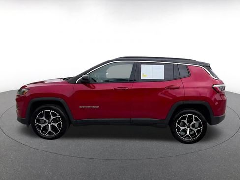 Used 2025 Jeep Compass Limited AWD/4WD image 9