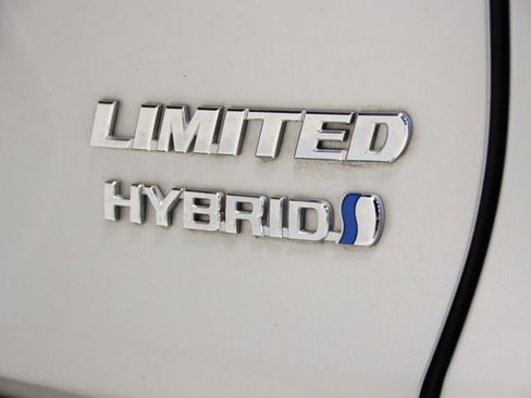 Used 2022 Toyota RAV4 Limited AWD/4WD image 18