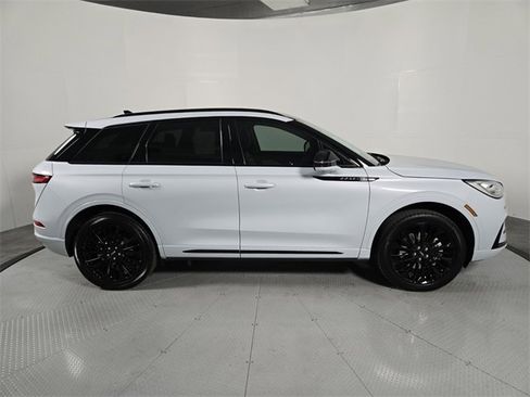 New 2026 Lincoln Corsair Grand Touring image 3