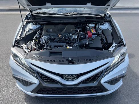 Used 2022 Toyota Camry XSE FWD image 11