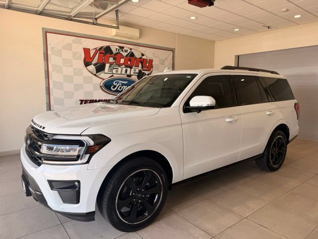 Used 2024 Ford Expedition Limited AWD/4WD image 1