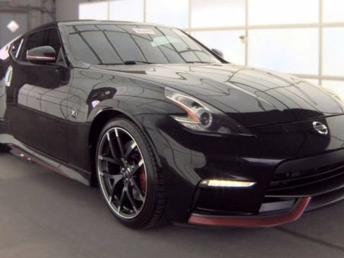 Used 2016 Nissan 370Z NISMO RWD image 1