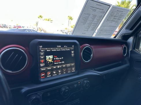 Used 2020 Jeep Gladiator Rubicon image 20