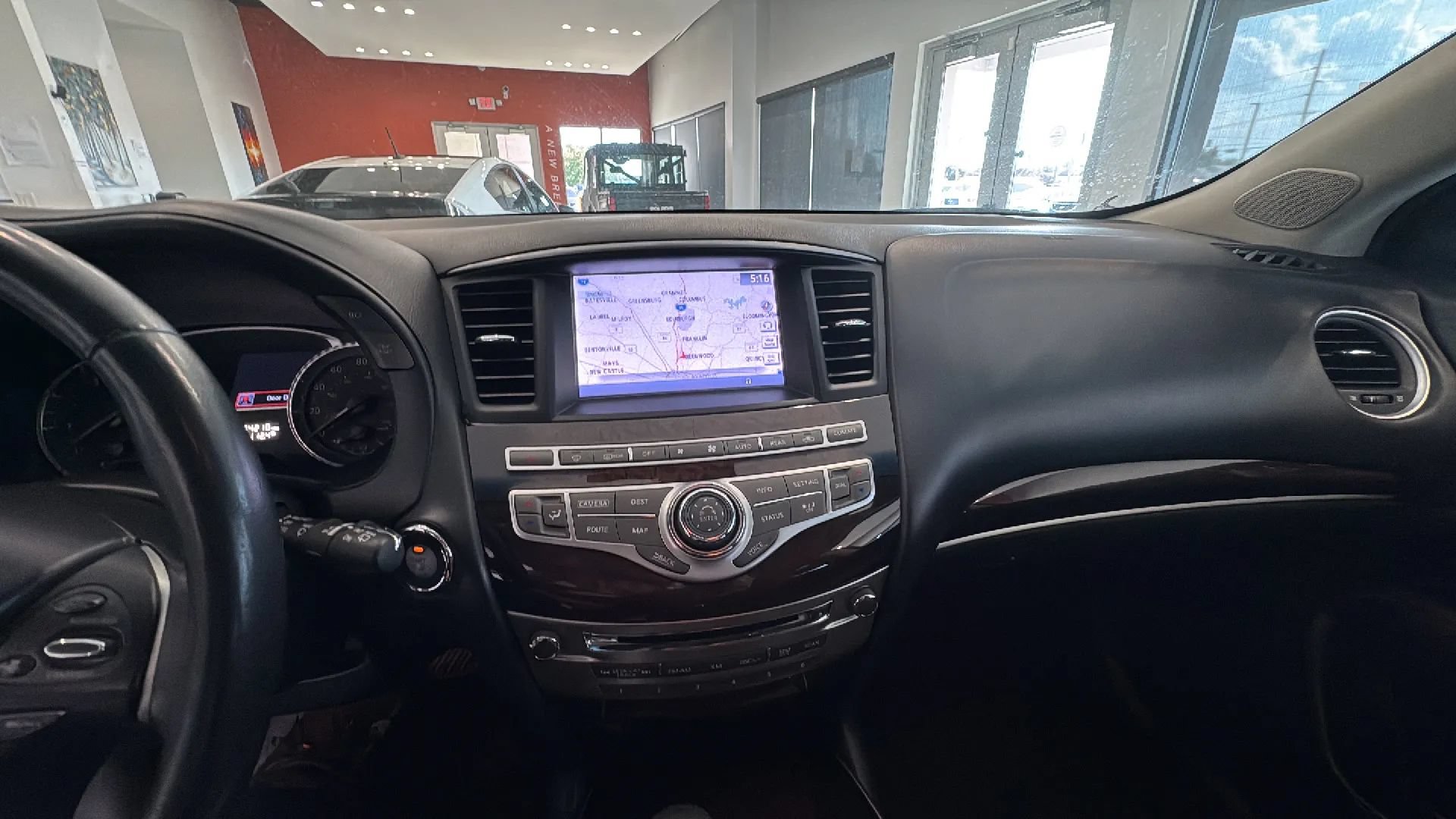 Used 2014 INFINITI QX60 FWD w/ Deluxe Touring Package image 37