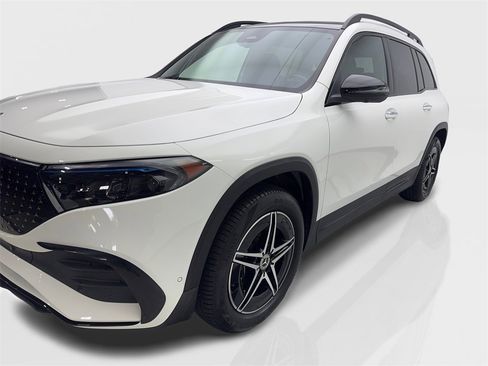 Used 2024 Mercedes-Benz EQB 250+ image 11