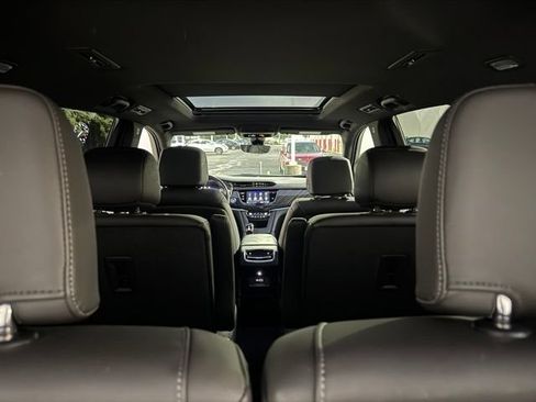 Used 2024 Cadillac XT6 Premium Luxury w/ Technology Package AWD/4WD image 10
