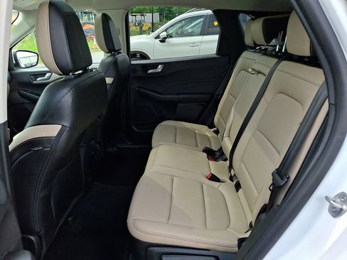 Used 2022 Ford Escape SEL w/ Technology Package AWD/4WD image 10