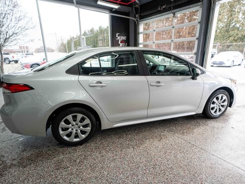 Used 2023 Toyota Corolla LE image 4