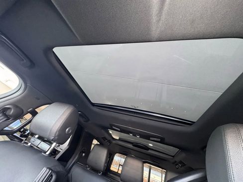 Used 2020 Land Rover Discovery Landmark image 48