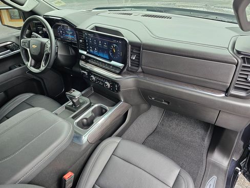 Used 2024 Chevrolet Silverado 1500 LTZ image 16