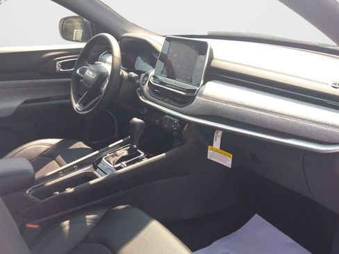 New 2025 Jeep Compass Latitude image 26