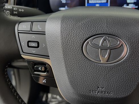 Used 2026 Toyota Crown AWD/4WD image 19
