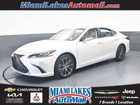 Used 2025 Lexus ES 350 w/ Premium Package FWD image 1