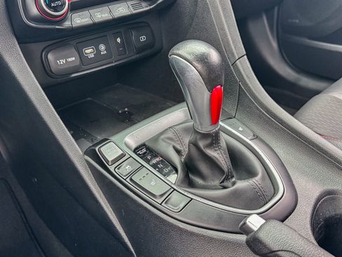 Used 2020 Hyundai Veloster Turbo image 30