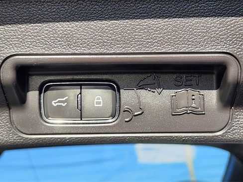 Certified 2021 Ford Explorer XLT image 33